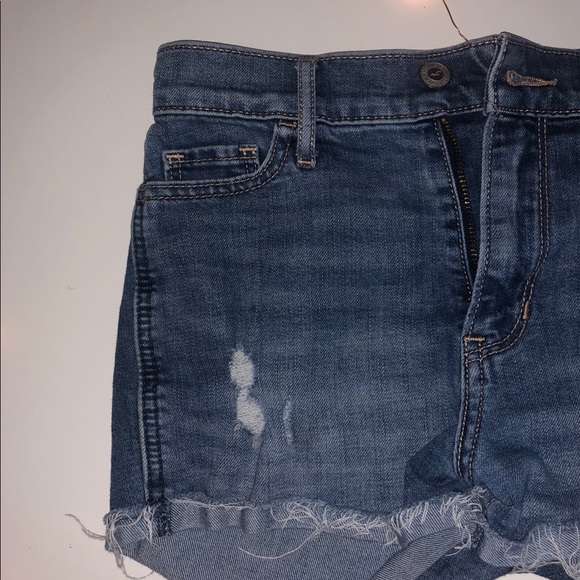 hollister high rise short shorts - Picture 2 of 3